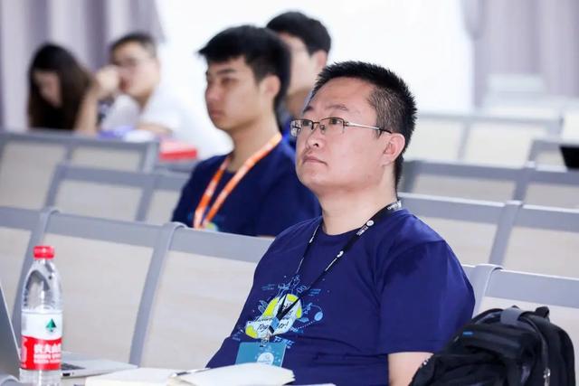 图：2019年参加开源社举办的中国开源年会